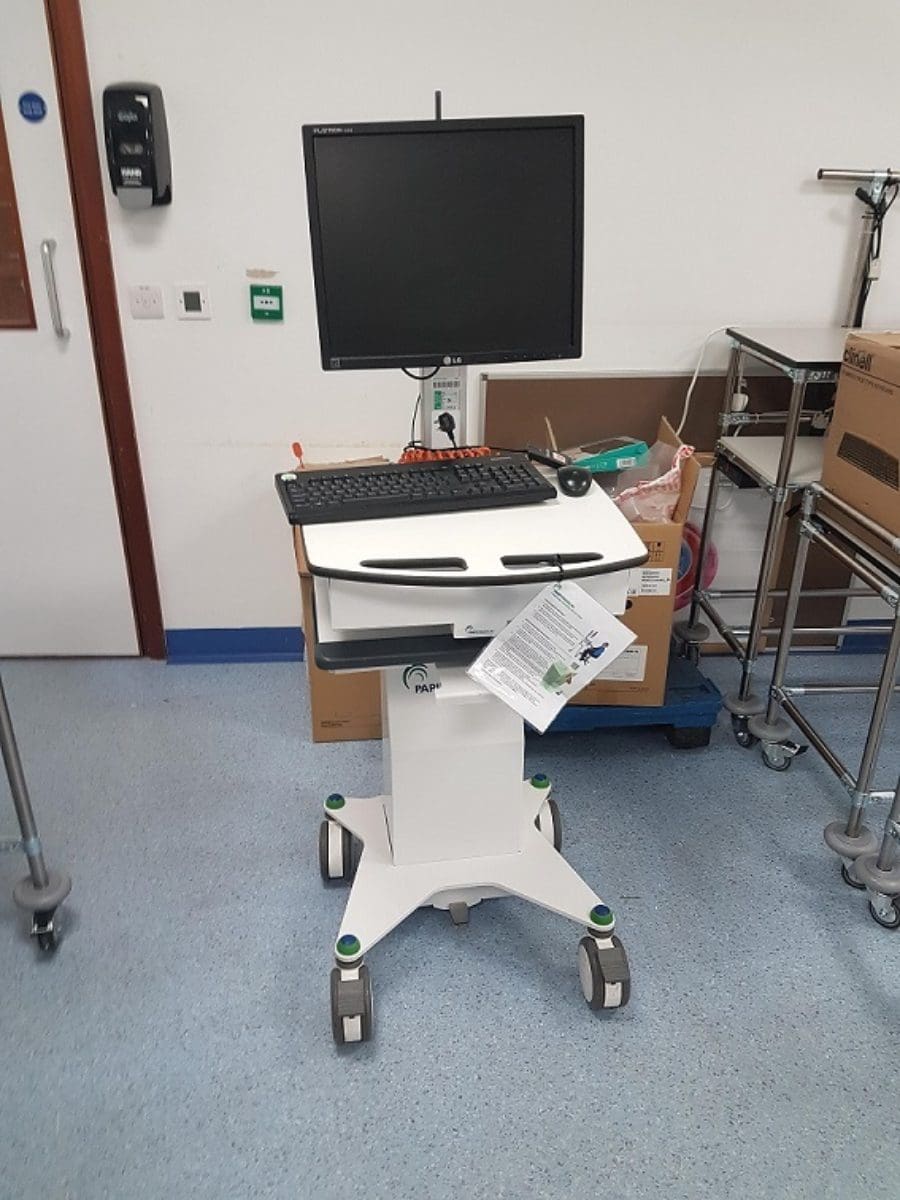 old-clinical-workstation